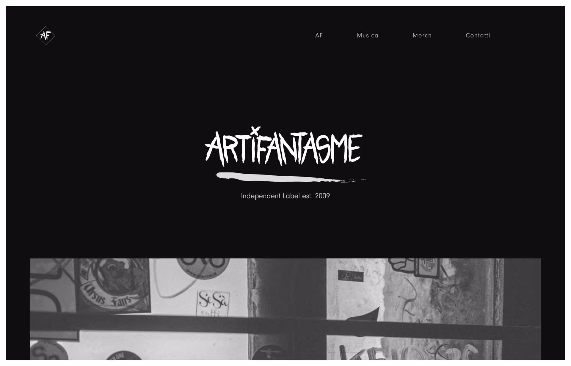 Website homepage with Artifantasme logo and menu options AF, Musica, Merch, Contatti on a black background.