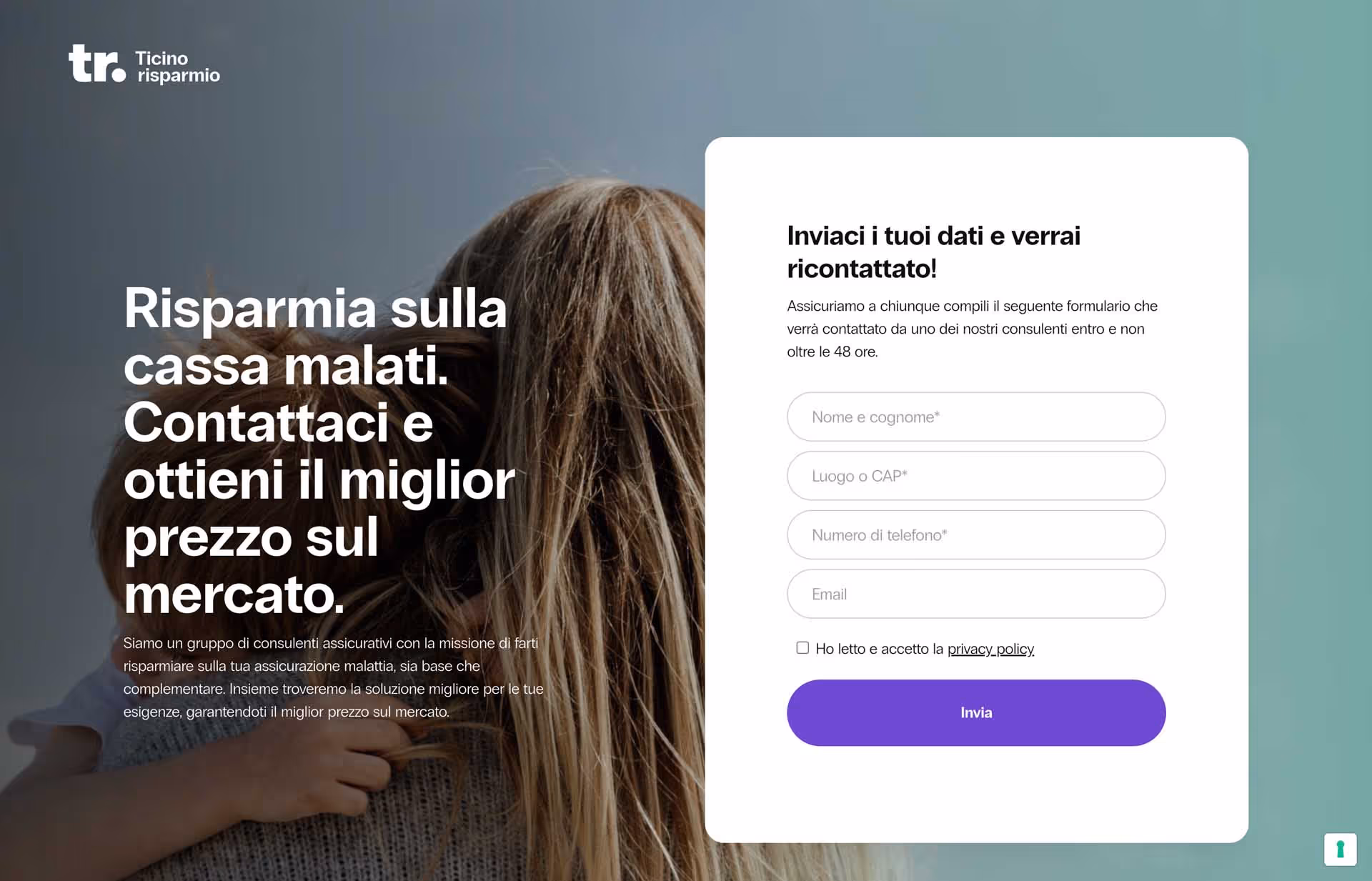 Website section with a woman holding a child and white text about saving on health insurance, alongside a contact form in Italian.